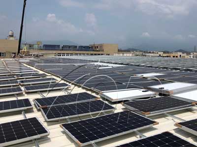 Topfence: innovación líder en sistemas de montaje solar en tejados y soluciones sostenibles
        