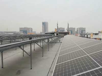 Noticias emocionantes: sistema de montaje de techo solar de 205 KW para la fábrica electrónica de Xiamen
        